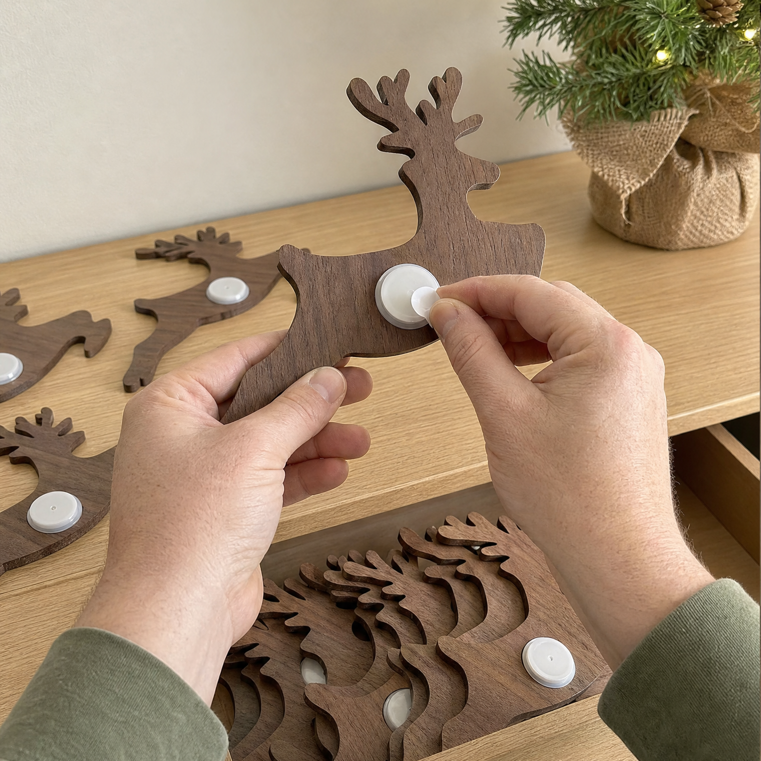 Reindeer Press On — Festive Sticky Deer Lights with Warm Holiday Glow